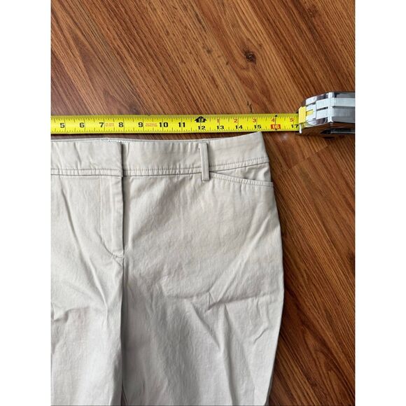 Talbots Women’s Perfect Short Cotton Blend Mid Rise Bermuda Shorts Beige Size 4P - Picture 8 of 10